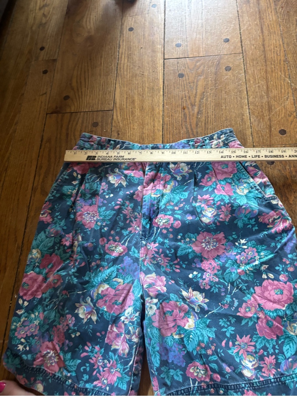 Vintage HKA Design Floral Cotton pleated Shorts - Navy with Pink Floral Print - Picture 3 of 9